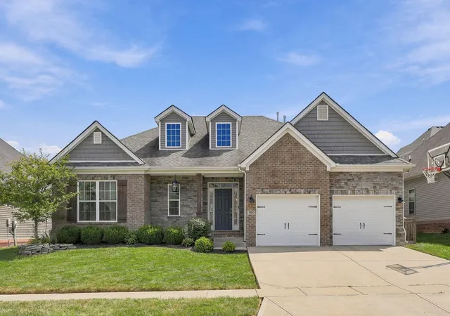 Photo 3 of Single family home for sale at 160 Rowanberry Dr, Nicholasville, KY 40356 | MLS# 26025443 | Listing updated on 2026-10-13