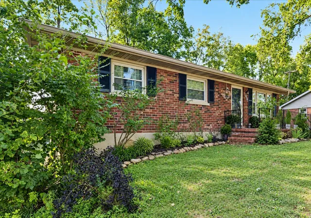 Photo 2 of Single family home for sale at 2437 Butternut Hl Ct, Lexington, KY 40509 | MLS# 26025785 | Listing updated on 2026-10-15