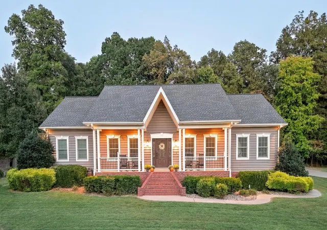 Photo 1 of Single family home for sale at 354 Woodridge Dr, Benton, KY 42025 | MLS# 26026853 | Listing updated on 2026-10-16