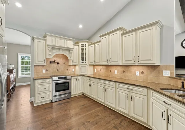 Photo 2 of Single family home for sale at 354 Woodridge Dr, Benton, KY 42025 | MLS# 26026853 | Listing updated on 2026-10-16