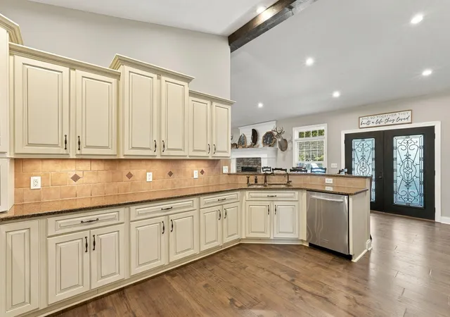 Photo 3 of Single family home for sale at 354 Woodridge Dr, Benton, KY 42025 | MLS# 26026853 | Listing updated on 2026-10-16