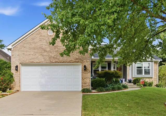 Photo 1 of Sale Pending at 2233 Gulfstream Dr, Lexington, KY 40504 | MLS# 26025524 | Listing updated on 2026-10-22