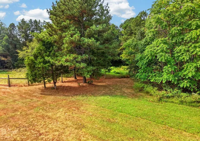 Photo 3 of Single family home for sale at 1886 Lewis Rd, Crofton, KY 42217 | MLS# 26025520 | Listing updated on 2026-09-16