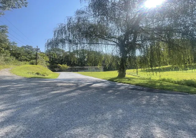 Photo 1 of Sale Pending at 108 Bill Sowders Rd, Flat Lick, KY 40935 | MLS# 26025529 | Listing updated on 2026-10-13
