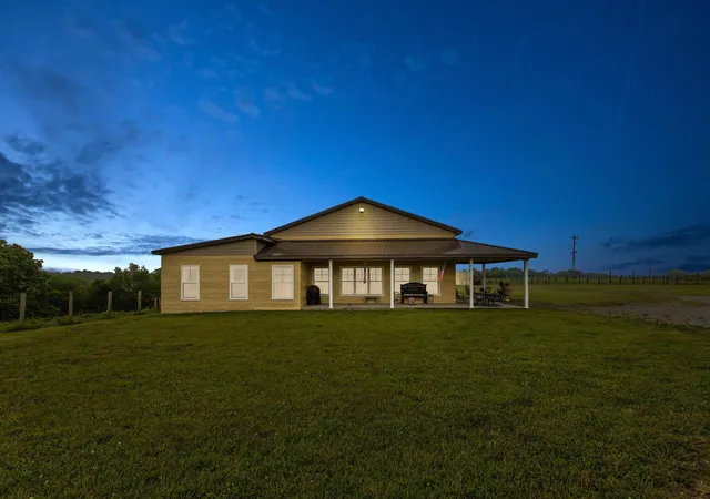 Photo 3 of Single family home for sale at 4578 Combs Fry Rd, Winchester, KY 40391 | MLS# 26025528 | Listing updated on 2026-10-13