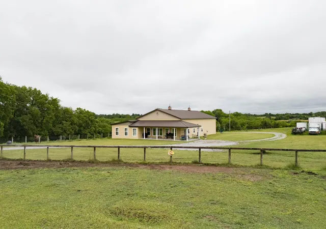 Photo 4 of Single family home for sale at 4578 Combs Fry Rd, Winchester, KY 40391 | MLS# 26025528 | Listing updated on 2026-10-13