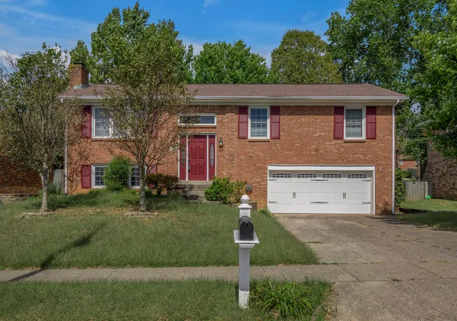 Single family home for sale at 4368 Clemens Dr, Lexington, KY 40514 | MLS# 26027345