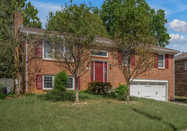 Photo 2 of Single family home for sale at 4368 Clemens Dr, Lexington, KY 40514 | MLS# 26027345 | Listing updated on 2026-10-17