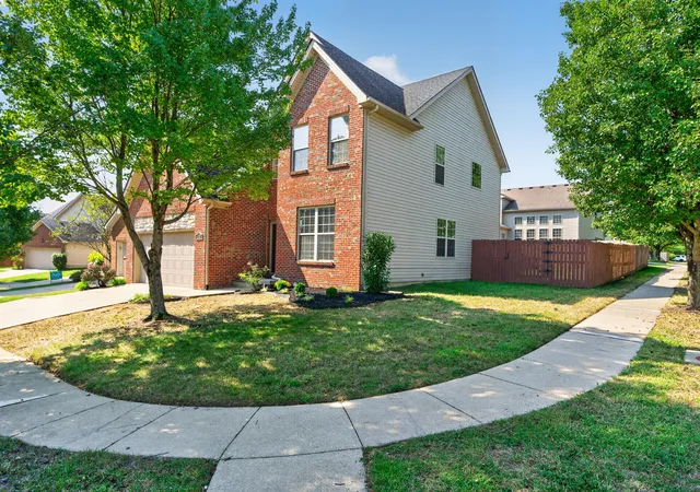 Photo 2 of Sale Pending at 2517 Denburn Ct, Lexington, KY 40511 | MLS# 26025880 | Listing updated on 2026-10-13