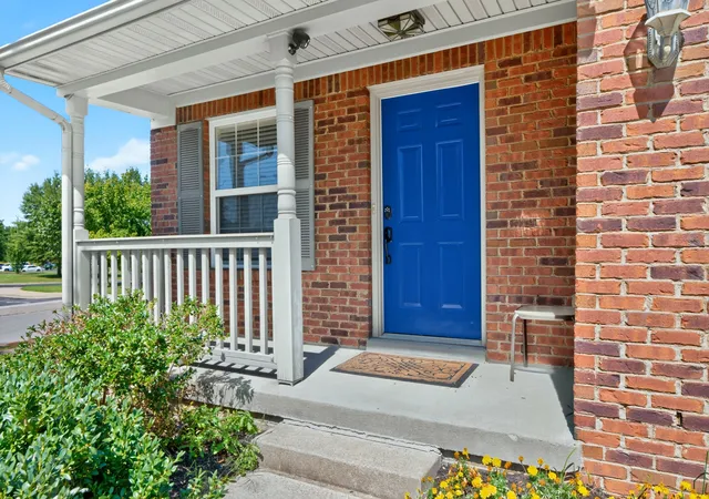 Photo 3 of Single family home for sale at 1196 Lacy Ln, Lexington, KY 40513 | MLS# 26025630 | Listing updated on 2026-10-13