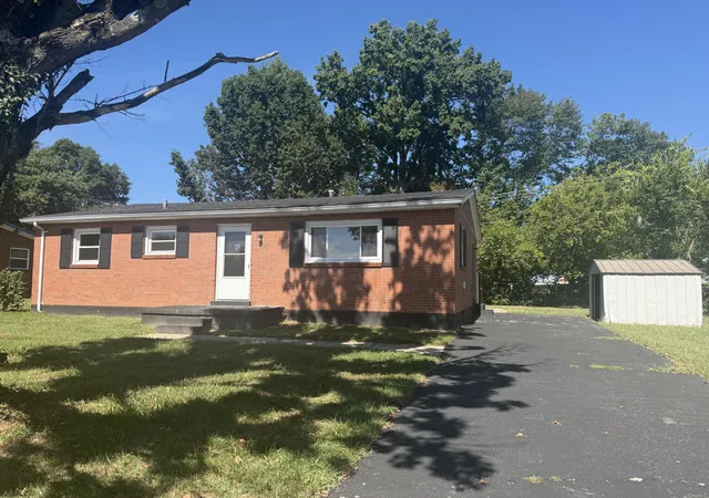 Photo 1 of Single family home for sale at 112 Woodford Ave, Berea, KY 40403 | MLS# 26026682 | Listing updated on 2026-10-15