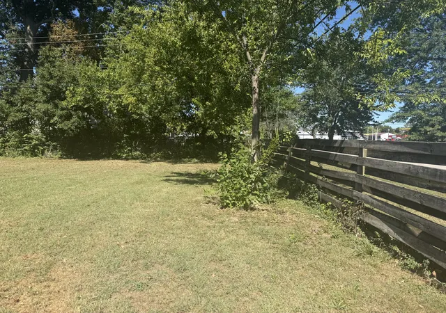 Photo 2 of Single family home for sale at 112 Woodford Ave, Berea, KY 40403 | MLS# 26026682 | Listing updated on 2026-10-15