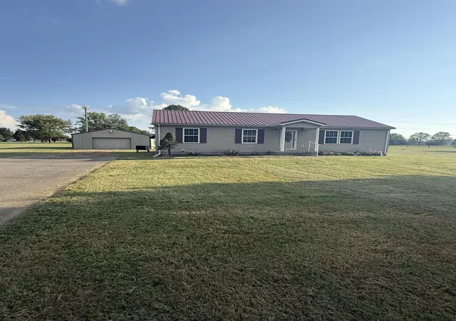 Single family home for sale at 375 Jeffries Ln, Hustonville, KY 40437 | MLS# 26025611