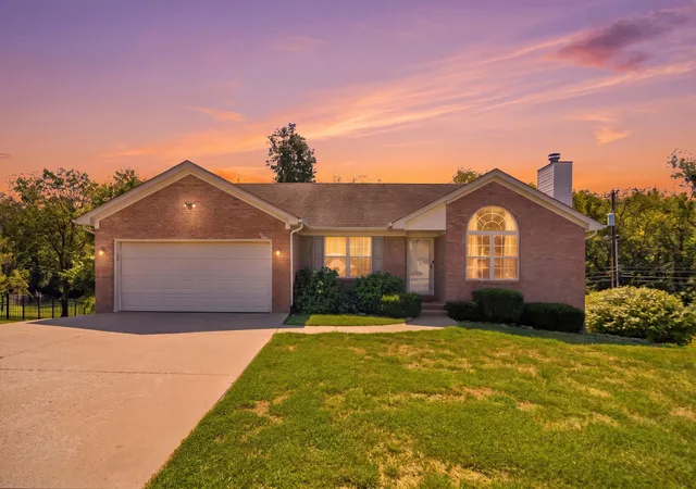 Photo 1 of Single family home for sale at 312 W Ridge Dr, Nicholasville, KY 40356 | MLS# 26025623 | Listing updated on 2026-10-13