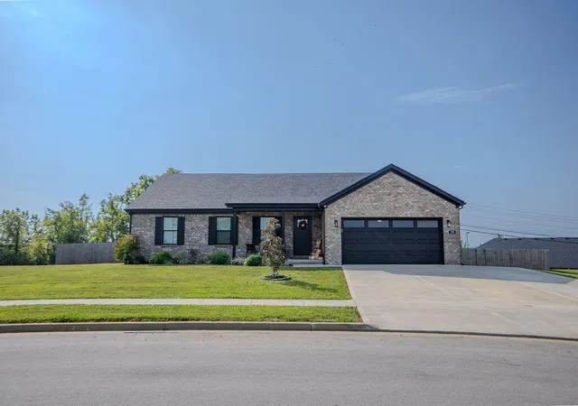 Photo 1 of Single family home for sale at 219 Patriot Trl, Berea, KY 40403 | MLS# 26026521 | Listing updated on 2026-10-20