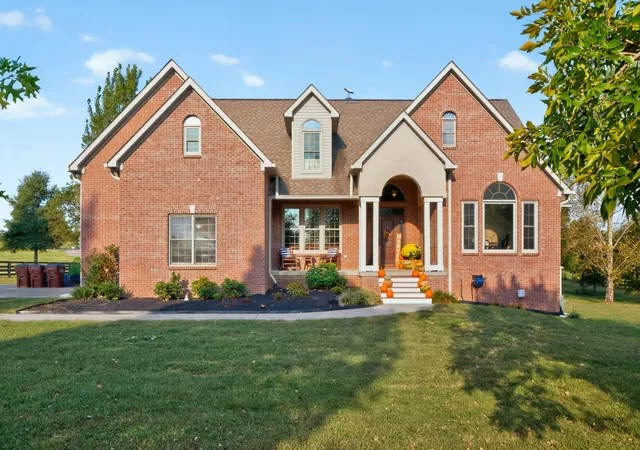 Photo 1 of Single family home for sale at 1530 Bethlehem Rd, Paris, KY 40361 | MLS# 26025650 | Listing updated on 2026-10-13
