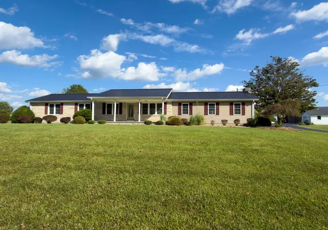 Photo 2 of Single family home for sale at 1541 Kentucky 206, Dunnville, KY 42528 | MLS# 26025744 | Listing updated on 2026-10-13