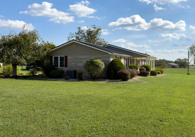 Photo 4 of Single family home for sale at 1541 Kentucky 206, Dunnville, KY 42528 | MLS# 26025744 | Listing updated on 2026-10-13