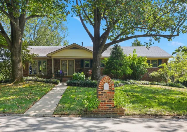Photo 1 of Sale Pending at 660 Shasta Cir, Lexington, KY 40503 | MLS# 26025931 | Listing updated on 2026-10-13