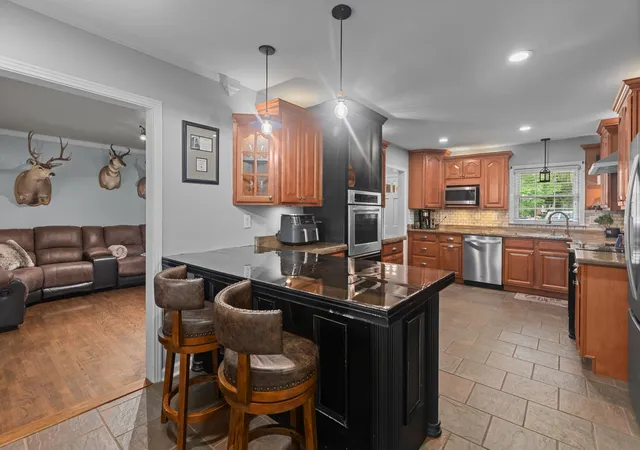 Photo 3 of Sale Pending at 151 Pinehurst Dr, Frankfort, KY 40601 | MLS# 26025777 | Listing updated on 2026-10-13