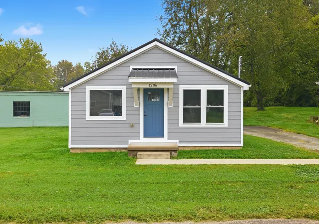 Photo 1 of Sale Pending at 1206 Sycamore St, Danville, KY 40422 | MLS# 26026636 | Listing updated on 2026-10-13