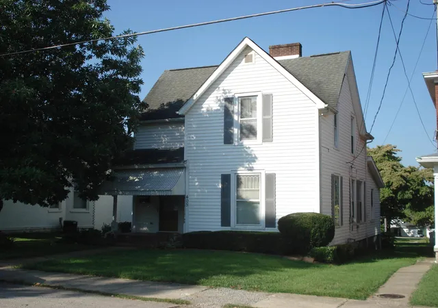 Photo 1 of Single family home for sale at 405 Chestnut St, Georgetown, KY 40324 | MLS# 26025679 | Listing updated on 2026-09-17