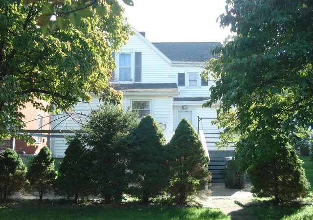 Photo 2 of Single family home for sale at 405 Chestnut St, Georgetown, KY 40324 | MLS# 26025679 | Listing updated on 2026-09-17