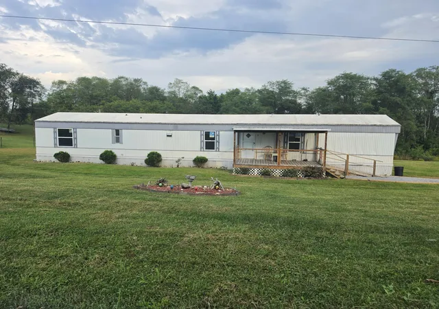 Photo 1 of Sale Pending at 65 Long Ln, Mount Sterling, KY 40353 | MLS# 26026055 | Listing updated on 2026-10-13