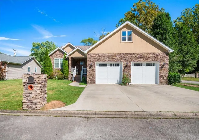 Photo 1 of Single family home for sale at 16 Windham Ln, Corbin, KY 40701 | MLS# 26025853 | Listing updated on 2026-10-13