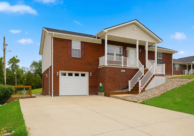 Photo 1 of Single family home for sale at 1220 Kenzie Ct, Berea, KY 40403 | MLS# 26025745 | Listing updated on 2026-10-21