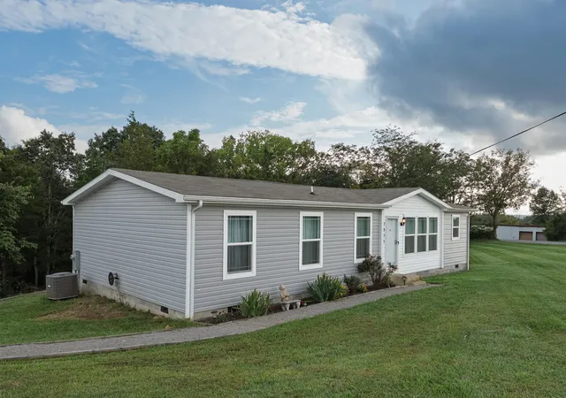 Photo 1 of Single family home for sale at 3838 Hogg Ridge Rd, Williamstown, KY 41097 | MLS# 26025865 | Listing updated on 2026-10-13