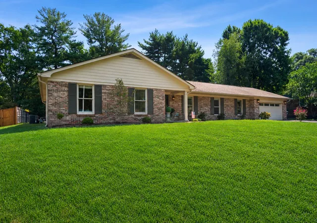 Photo 1 of Sale Pending at 636 Tally Rd, Lexington, KY 40502 | MLS# 26025734 | Listing updated on 2026-09-23