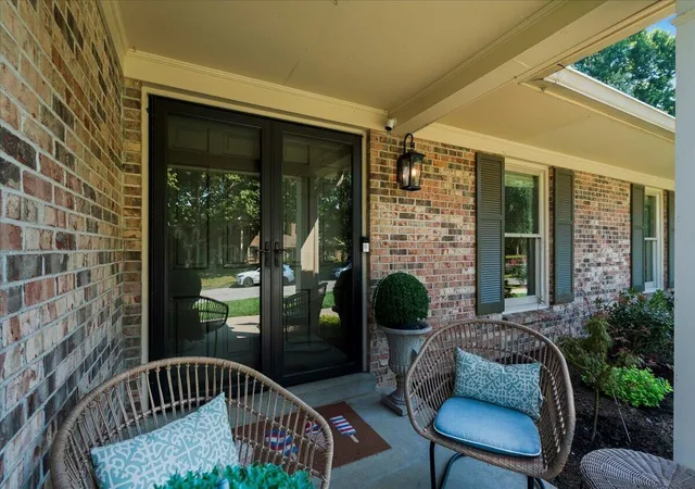 Photo 3 of Sale Pending at 636 Tally Rd, Lexington, KY 40502 | MLS# 26025734 | Listing updated on 2026-09-23
