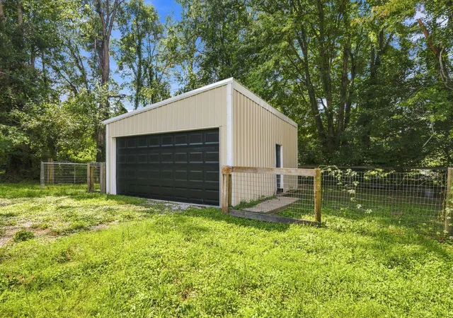 Photo 41 of Sale Pending at 1191 Scaffold Cane Rd, Berea, KY 40403 | MLS# 26025729 | Listing updated on 2026-10-21