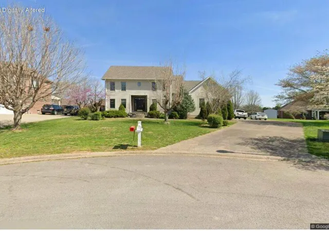 Photo 1 of Single family home for sale at 1424 Redwood Ct, Hopkinsville, KY 42240 | MLS# 26025927 | Listing updated on 2026-10-08