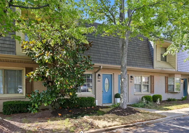 Photo 2 of Townhouse for sale at 214 Regency Point Path, Lexington, KY 40503 | MLS# 26025835 | Listing updated on 2026-09-29