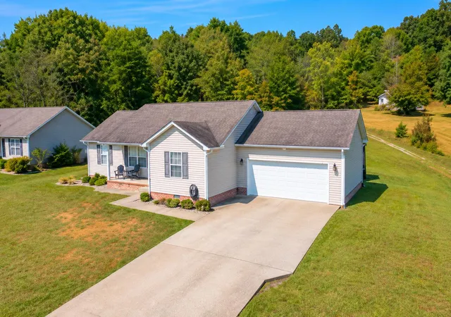 Photo 3 of Sale Pending at 1352 E Pittsburg Church Rd, London, KY 40741 | MLS# 26026373 | Listing updated on 2026-10-13