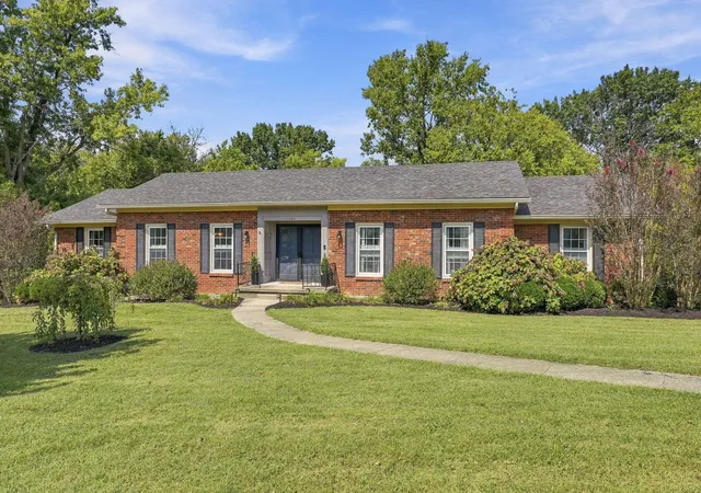 Photo 1 of Single family home for sale at 165 Mercer Ave, Harrodsburg, KY 40330 | MLS# 26025968 | Listing updated on 2026-10-19
