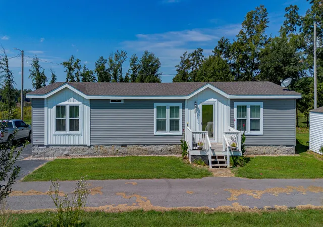 Photo 1 of Single family home for sale at 653 Bondurant Ln, Benton, KY 42025 | MLS# 26025839 | Listing updated on 2026-09-18