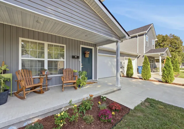 Photo 2 of Townhouse for sale at 605 Main Ave, Georgetown, KY 40324 | MLS# 26025778 | Listing updated on 2026-10-13