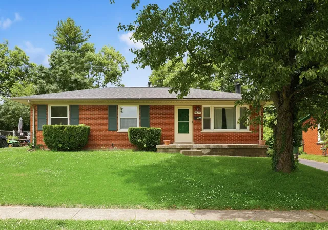 Photo 1 of Single family home for sale at 1877 Wickland Dr, Lexington, KY 40505 | MLS# 26025790 | Listing updated on 2026-10-19