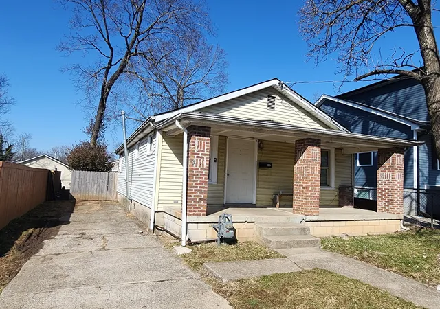 Photo 2 of Single family home for sale at 372 Roosevelt Blvd, Lexington, KY 40508 | MLS# 26025850 | Listing updated on 2026-10-13