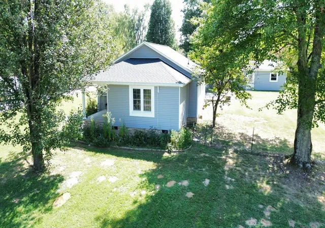 Photo 2 of Single family home for sale at 6687 Us 68, Benton, KY 42025 | MLS# 26025905 | Listing updated on 2026-10-14