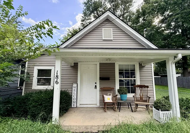 Photo 1 of Sale Pending at 186 Eddie St, Lexington, KY 40508 | MLS# 26025797 | Listing updated on 2026-10-20