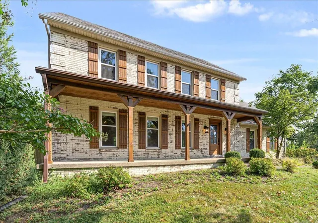 Photo 2 of Single family home for sale at 2501 Abbeywood Pl, Lexington, KY 40515 | MLS# 26025834 | Listing updated on 2026-10-13