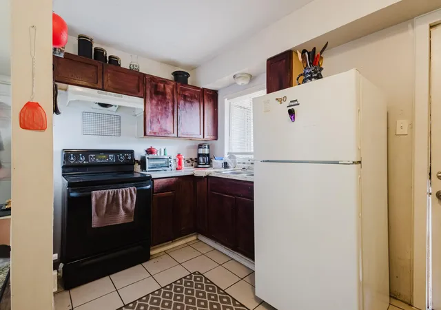 Photo 3 of Multi family home for sale at 438 Elm St, Lexington, KY 40508 | MLS# 26025898 | Listing updated on 2026-10-13