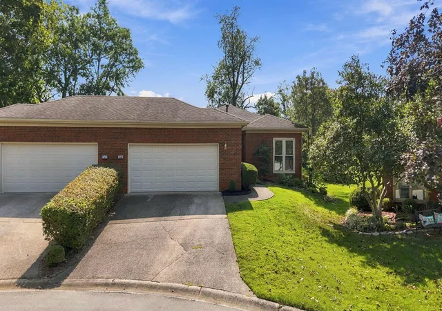 Photo 2 of Townhouse for sale at 1560 Player Dr, Lexington, KY 40511 | MLS# 26025840 | Listing updated on 2026-09-18