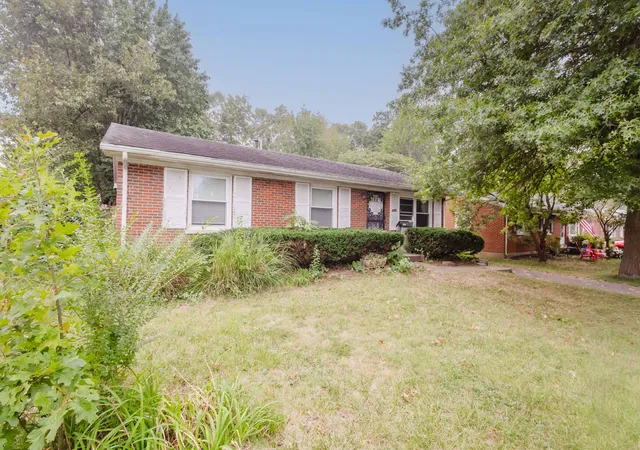 Photo 1 of Sale Pending at 3793 Temple Dr, Lexington, KY 40517 | MLS# 26025891 | Listing updated on 2026-10-13