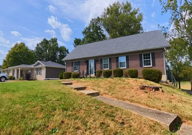 Photo 3 of Sale Pending at 4203 Winchester Rd, Lexington, KY 40509 | MLS# 26025888 | Listing updated on 2026-10-13