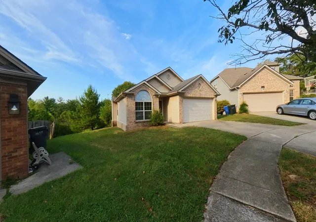 Photo 1 of Sale Pending at 4705 Miami Cir, Lexington, KY 40515 | MLS# 26025886 | Listing updated on 2026-10-13